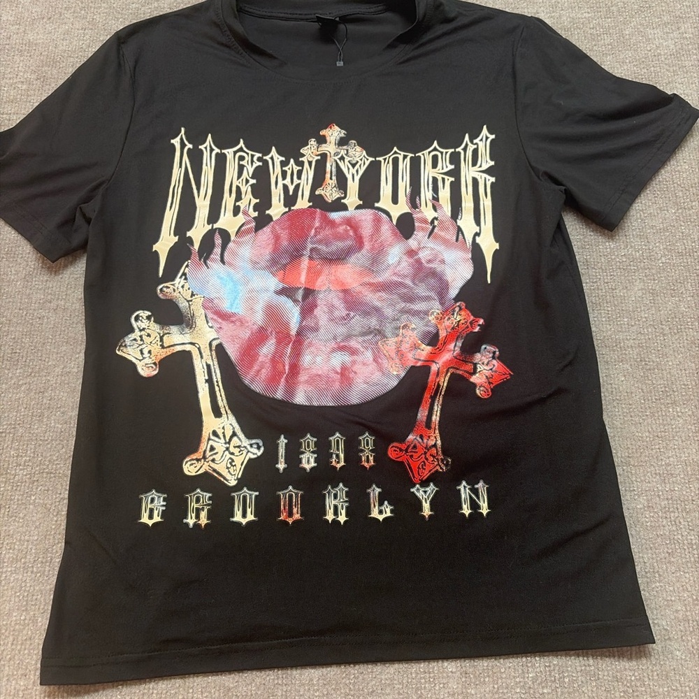 ROMWE New York 1999 Graphic Tee Gothic Cross Lips Shirt Small 0697